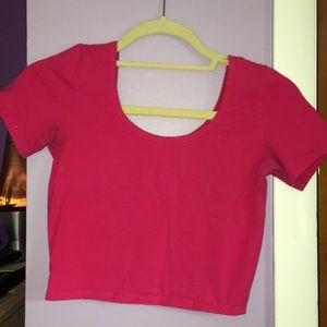 pink short sleeve crop top tee